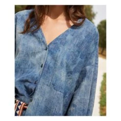 Momoni Tiara Tie-Dye Light Chambray Shirt | Blue -American Vintage Shop unnamed file 1203