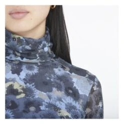 Ganni Roll Neck Floral T-shirt | Blue -American Vintage Shop unnamed file 1646