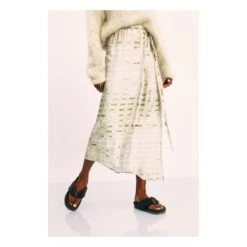 Humin Skirt | Sage -American Vintage Shop unnamed file 2154