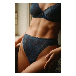 Lison X Lison Seb Bra | Navy Blue -American Vintage Shop unnamed file 573